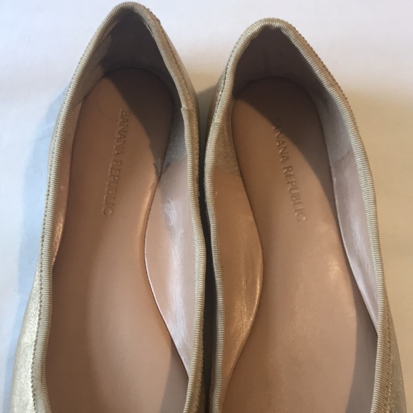 Gold Banana Republic girls slip on flats ballerina slippers with bow. Size 6.5 B - Picture 4 of 8